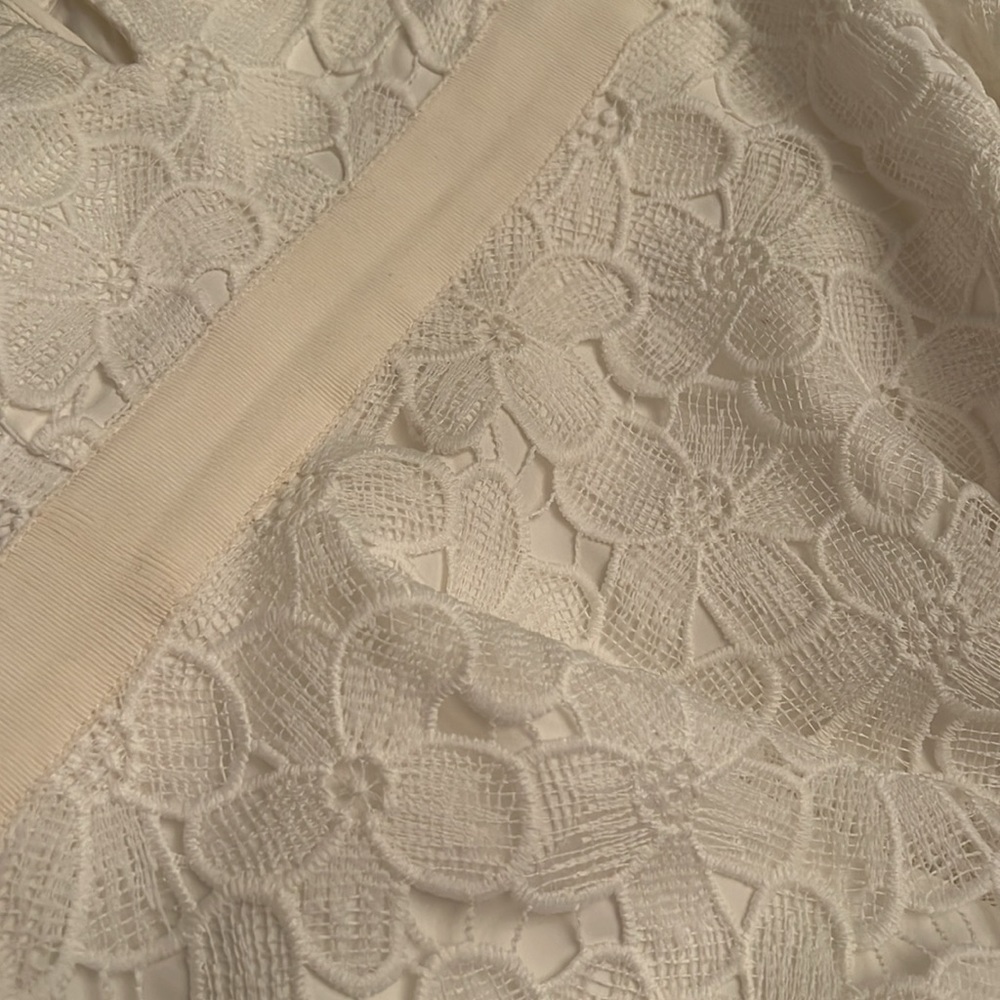 White lacy dress. Size medium. - Picture 5 of 6